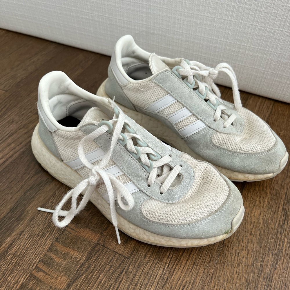 Size 38.5 Adidas sneakers